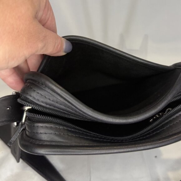 Vintage Coach Camera Crossbody Leather Bag, 9817, Made in USA (1999) - Picture 10 of 11